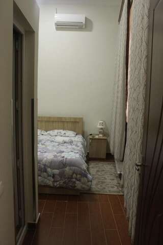 Отель SANTA LUCIA Кутаиси Двухместный номер с 1 кроватью и собственной ванной комнатой-6