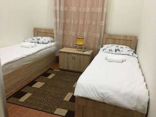 Отель SANTA LUCIA Кутаиси Двухместный с 1 кроватью или 2 отдельными кроватями и душем-8
