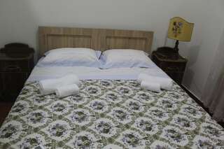 Отель SANTA LUCIA Кутаиси Двухместный с 1 кроватью или 2 отдельными кроватями и душем-3